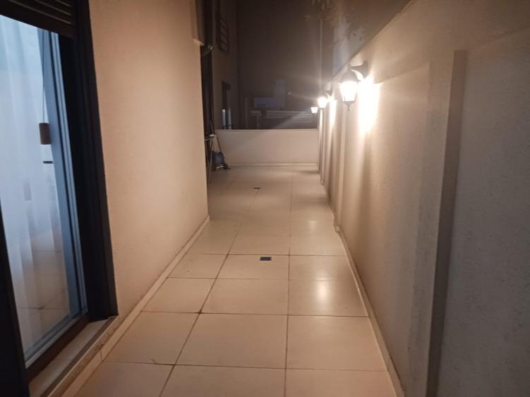 Apartament cu 4 camere semidecomandat în Bucureștii Noi