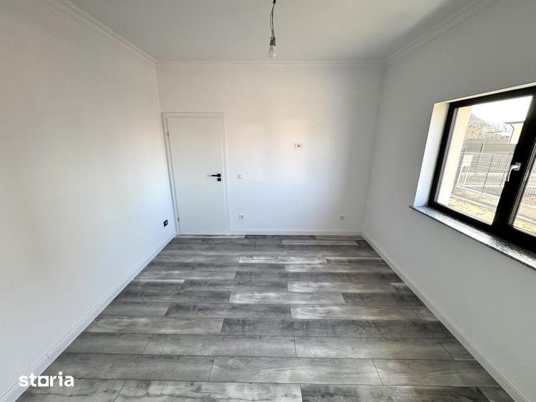 Casă cu 4 camere cu Teren 420 Mp în Holboca