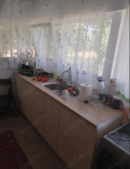 Casă cu 4 camere cu Teren 1485 Mp în Răzoarele