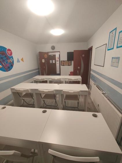 Apartament cu 4 camere semidecomandat în Colentina