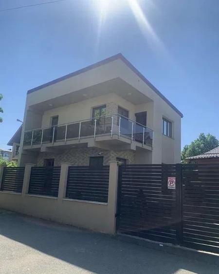 Casă individuală cu 4 camere cu Teren 176 Mp în Sărari