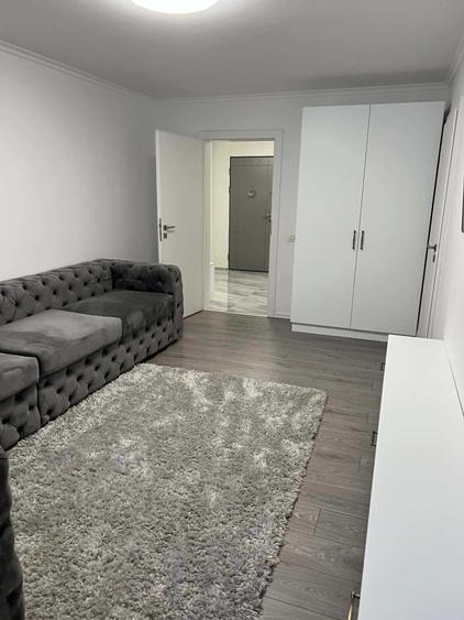 Apartament cu 3 camere decomandat în Gorjului