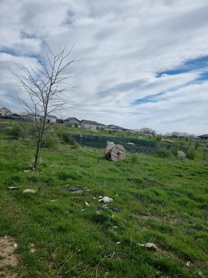 Teren de 500 mp, în Preajba