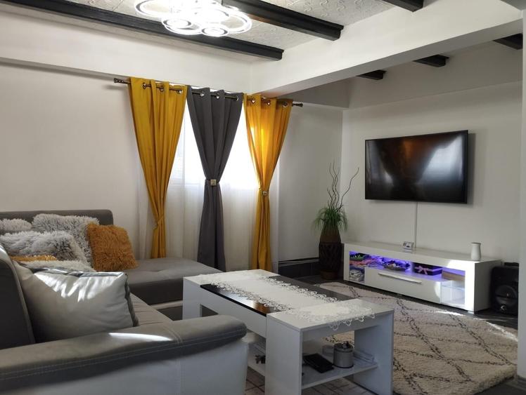 Casă cu 4 camere în Răgman