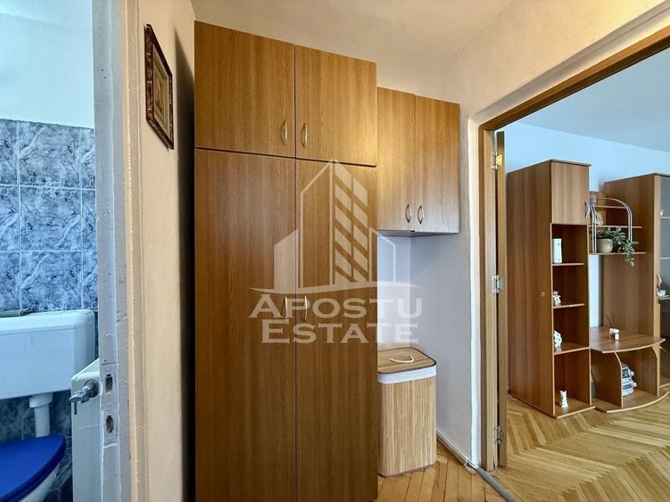 Apartament cu 2 camere semidecomandat în Complex Studențesc