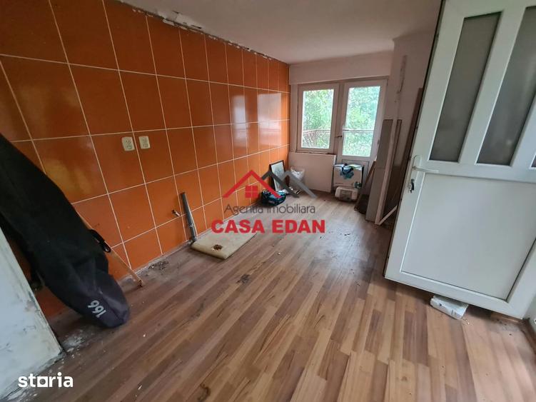 Casă cu 3 camere cu Teren 1000 Mp în Bănești
