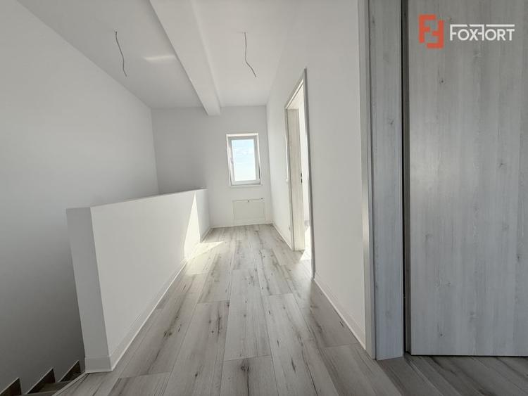Duplex cu 4 camere cu Canalizare în Săcălaz