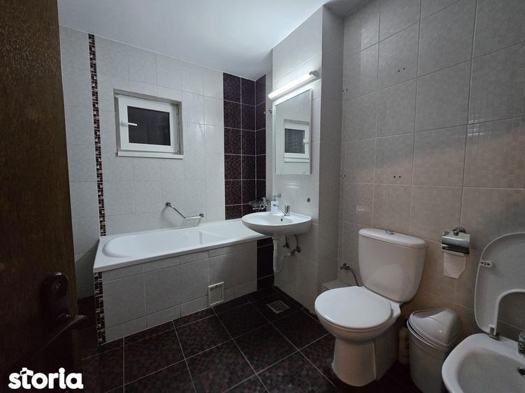Apartament cu 3 camere decomandat în Țiglina 3