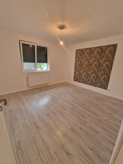 Duplex cu 3 camere cu Canalizare în Central