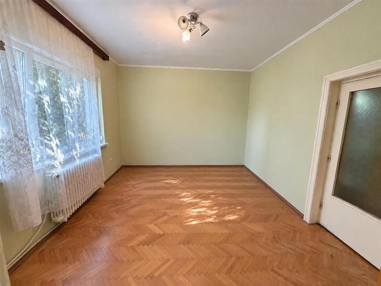 Apartament cu 3 camere semidecomandat în Nord
