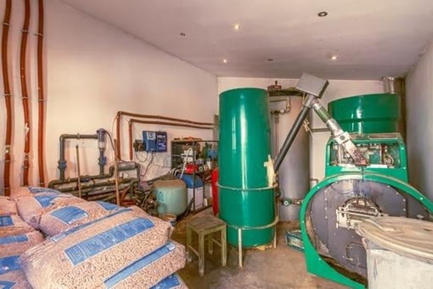Casă individuală cu 7 camere cu Piscina în Cristian
