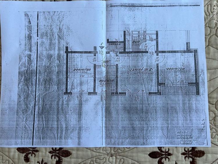 Apartament cu 3 camere semidecomandat în Câmpina