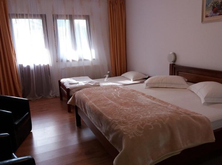 Casă individuală cu 7 camere cu Teren 1200 Mp în Lepșa