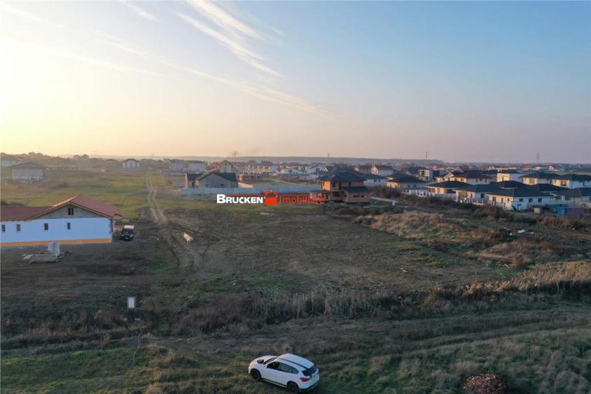 Teren de 570 mp, în Sânmartin