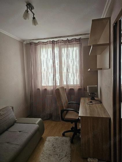 Apartament cu 3 camere semidecomandat în Faleză