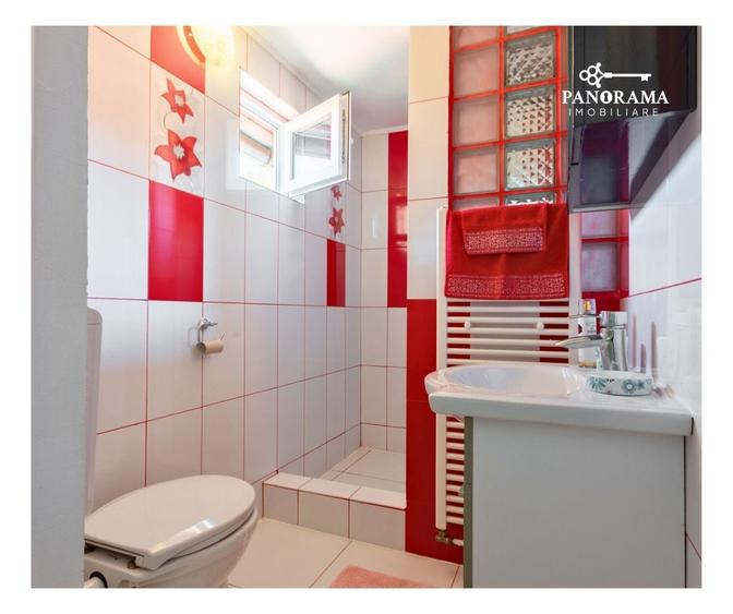 Casă individuală cu 16 camere cu Canalizare în Nemșa