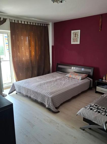 Apartament cu 4 camere decomandat în Vitan
