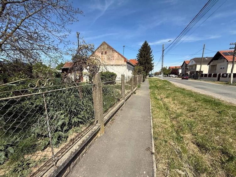 Casă cu 3 camere cu Teren 100 Mp în Central