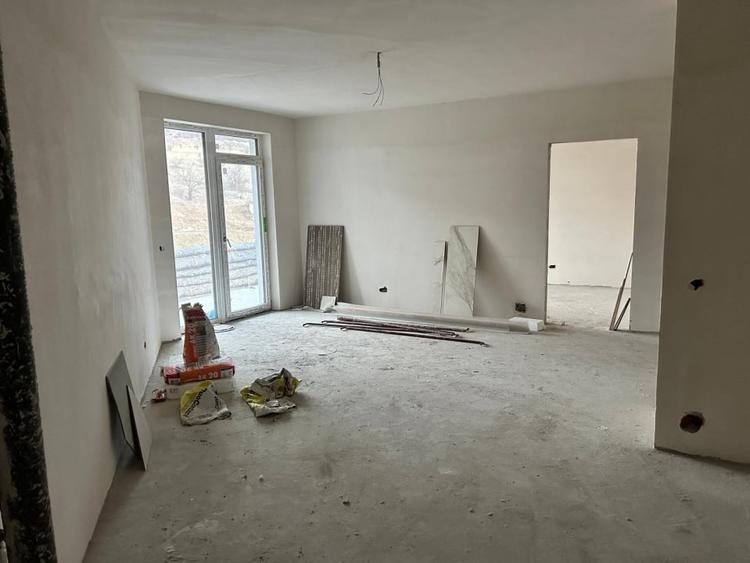 Apartament cu 2 camere semidecomandat în Florești — fotografia 2
