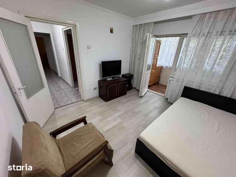 Apartament cu 3 camere decomandat în Inel II