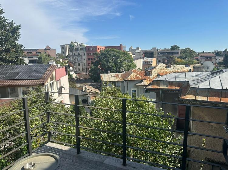 Apartament cu 4 camere decomandat, mobilat în Cotroceni