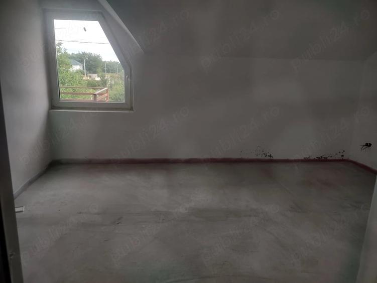 Casă cu 3 camere cu Teren 2400 Mp în Diosig