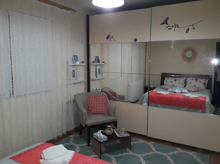 Apartament cu 2 camere decomandat în Podu Roș