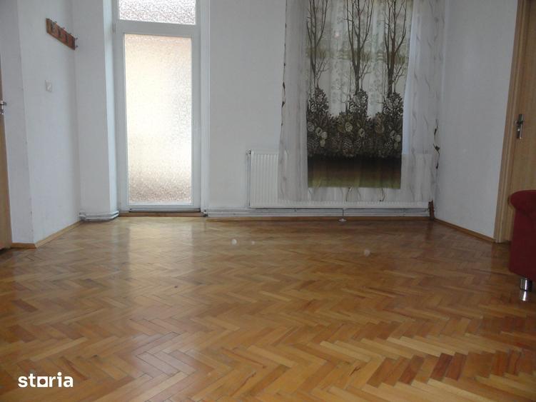 Apartament 2 camere, etaj, 2 Bdul Revolutiei, 103 mp, renovat, mobilat - 9