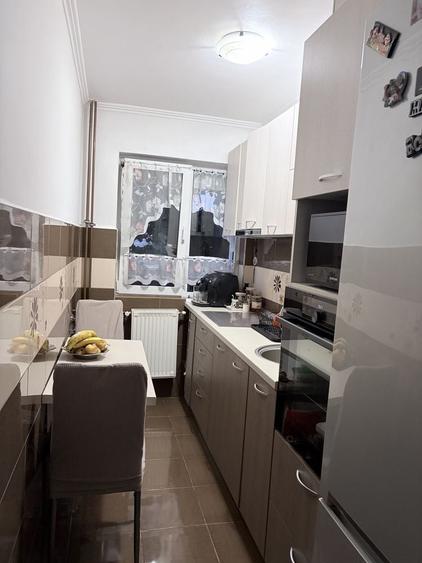 Apartament cu 3 camere nedecomandat în Valenta