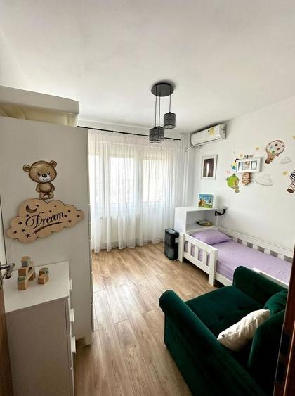 Apartament cu 4 camere decomandat, mobilat în Circumvalațiunii
