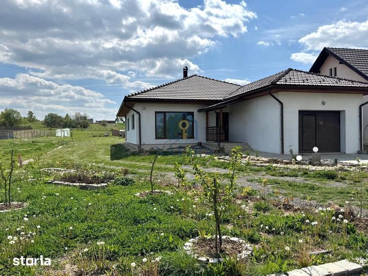 Casă cu 3 camere cu Teren 14 Mp în Recea