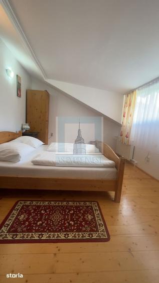 Casă cu 7 camere cu Teren 340 Mp în Central