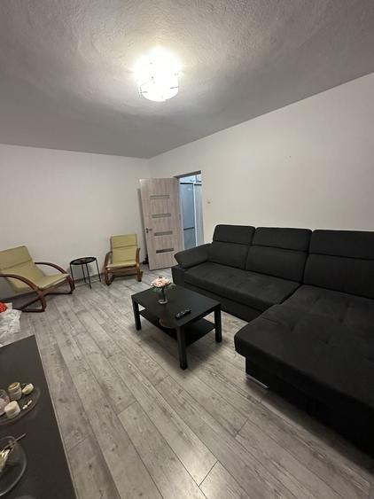 Apartament cu 2 camere decomandat în Baba Novac