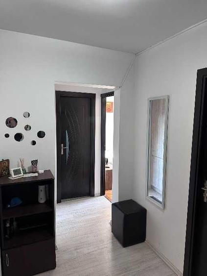 Apartament cu 3 camere decomandat în Sud