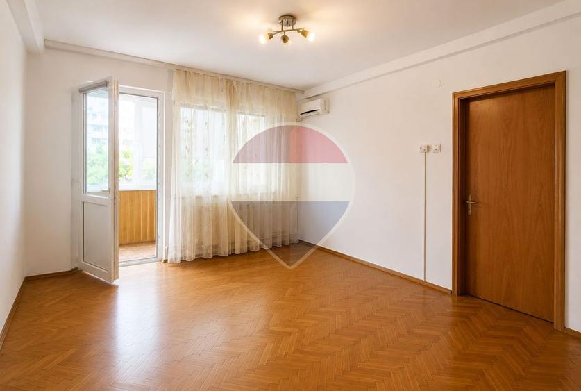 Apartament cu 2 camere semidecomandat, mobilat în Ultracentral