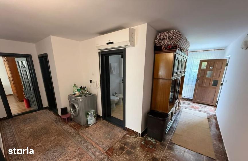 Casă cu 4 camere cu Teren 1000 Mp în Mihai Eminescu