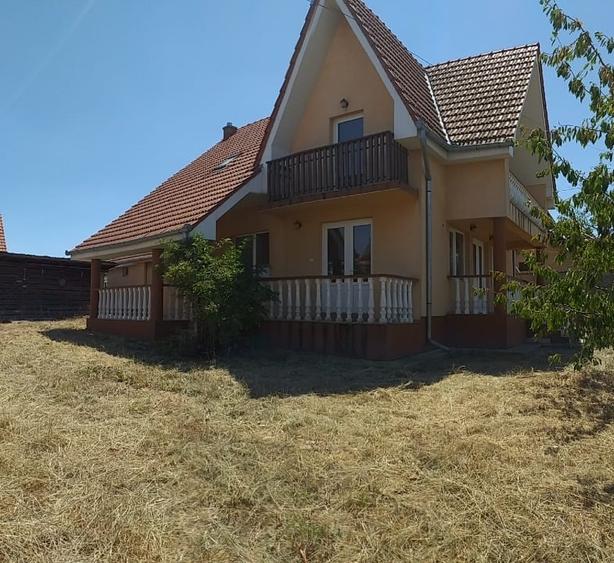 Casă individuală cu 5 camere cu Teren 520 Mp în Paleu