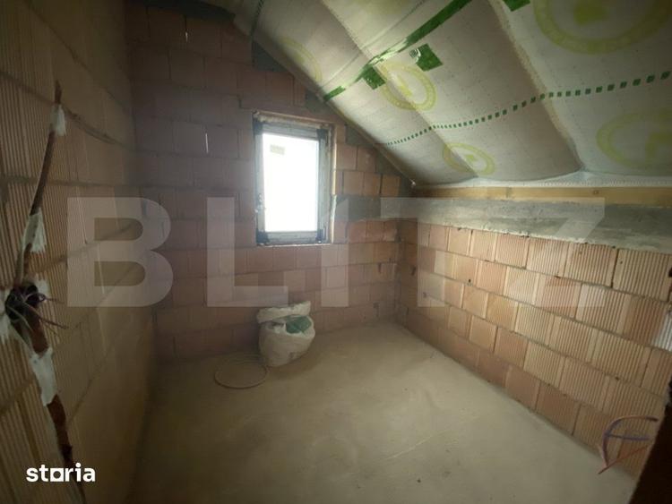 Casă cu 4 camere cu Teren 700 Mp în Meseșenii de Jos