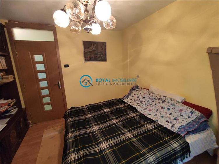 Apartament cu 3 camere decomandat în Mărășești