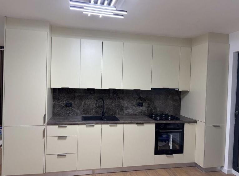 Apartament cu 3 camere în Florești