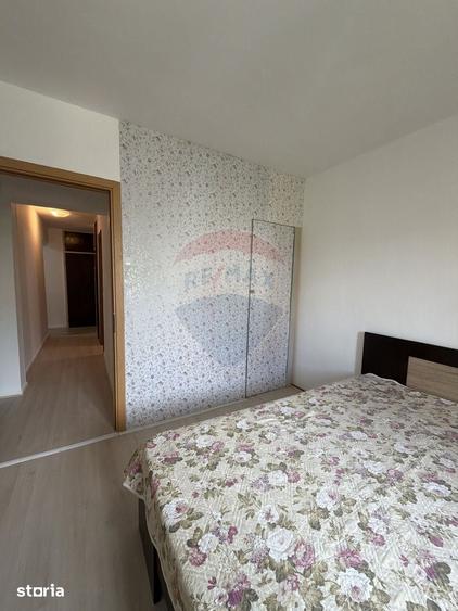 Apartament cu 3 camere decomandat în Bordei