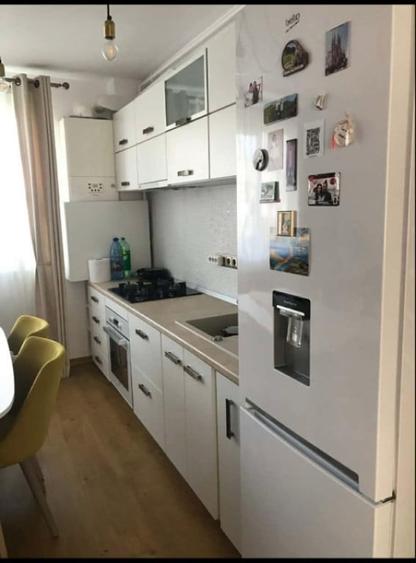 Apartament cu 3 camere semidecomandat în Florești — fotografia 3