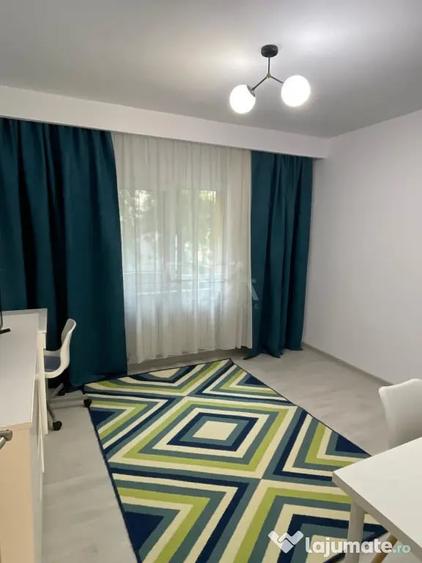 Apartament cu 3 camere decomandat în Sebastian