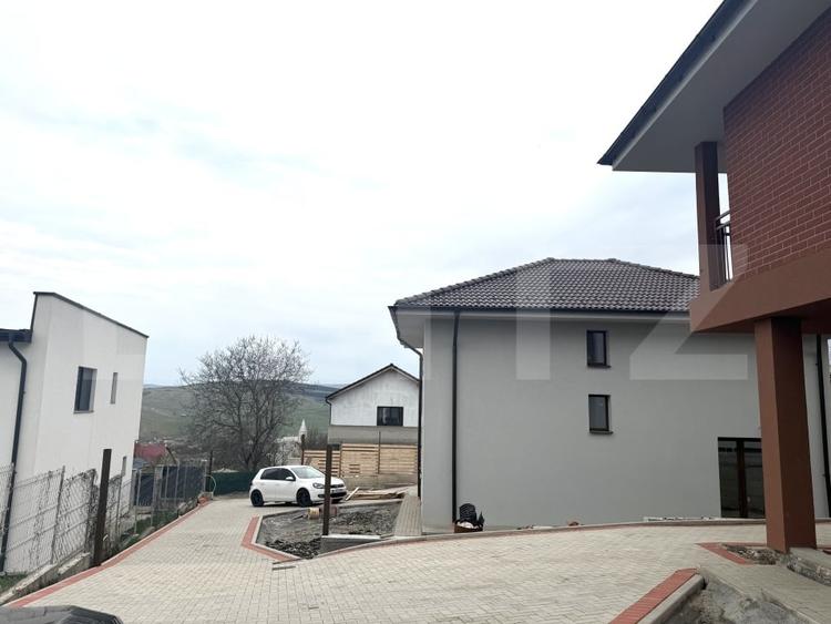Casă individuală cu 4 camere cu Canalizare în Apahida
