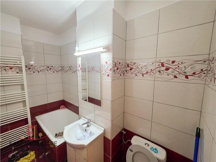 Garsonieră decomandată în Central