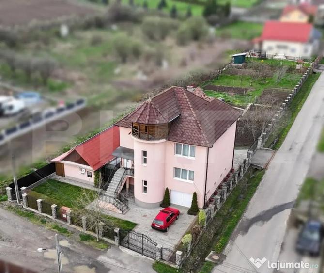 Casă cu 5 camere cu Teren 1000 Mp în Central