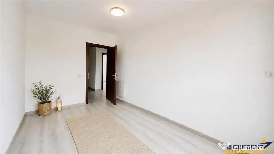 Apartament cu 2 camere decomandat în Sânpetru