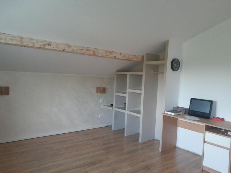 Casă cu 4 camere în Exterior Vest