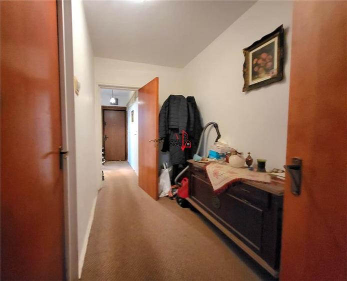 Apartament cu 3 camere semidecomandat în Theodor Pallady