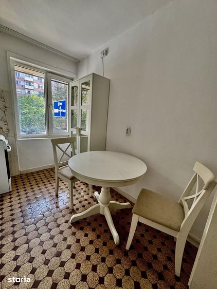 Apartament cu 2 camere, mobilat în Tei